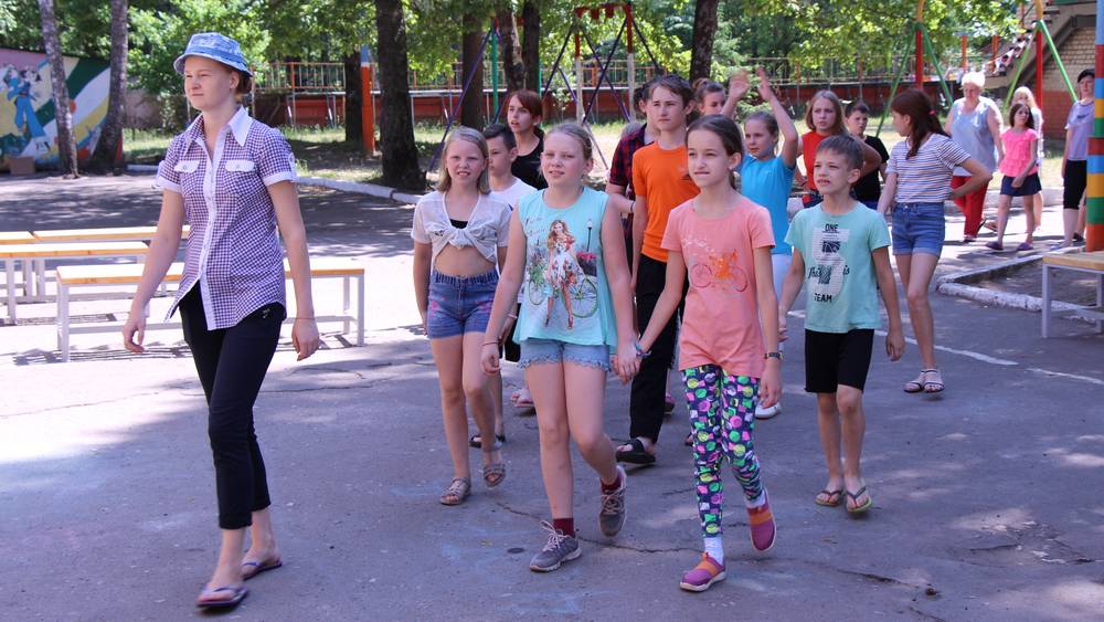 На Брянщине  начали свою работу 415 лагерей при школах