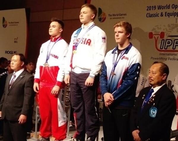 Брянский пауэрлифтер Павел  Шупиков стал мастером спорта России