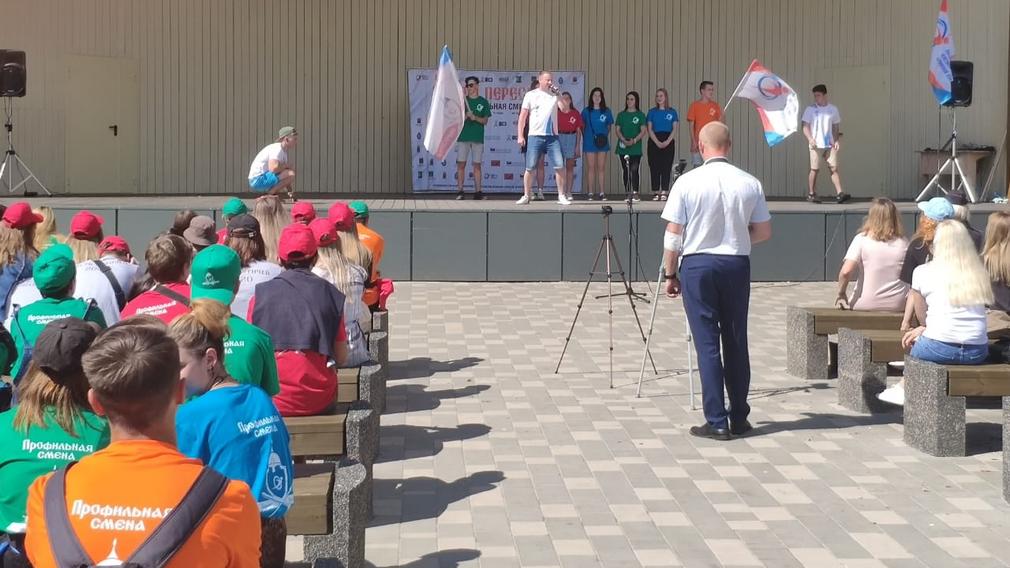 В Брянске нанесли разметку горячим пластиком на новой автодороге по ул. Советской