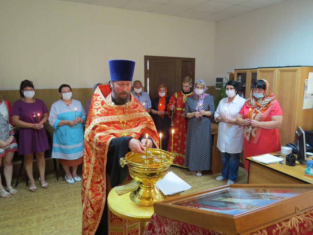 В день памяти мучеников Флора и Лавра совершен молебен в Карачевской районной ветстанции