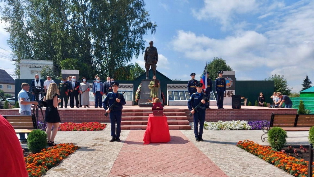 В Тамбовском селе похоронили останки бойца, найденного брянскими поисковиками,