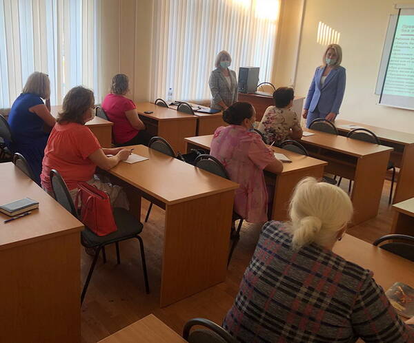 В Брянске 31 августа начнется обучение новой группы в школе приёмных родителей