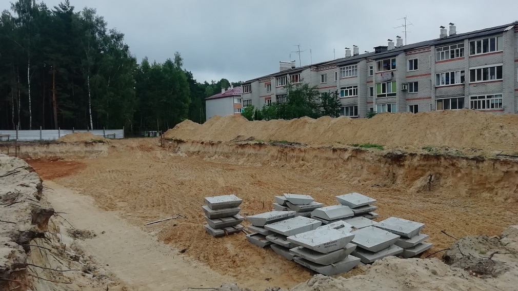 В брянском Климово строится 30-квартирный дом для врачей и детей-сирот