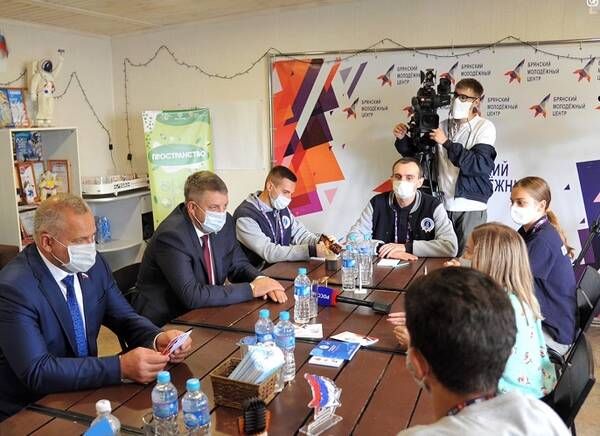 С Александром Богомазом поделились планами брянские добровольцы