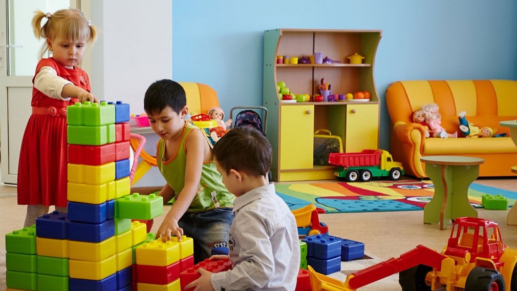 Глава Брянщины рассказал о том, что  13 августа примут решение об открытии детских садов и общепита