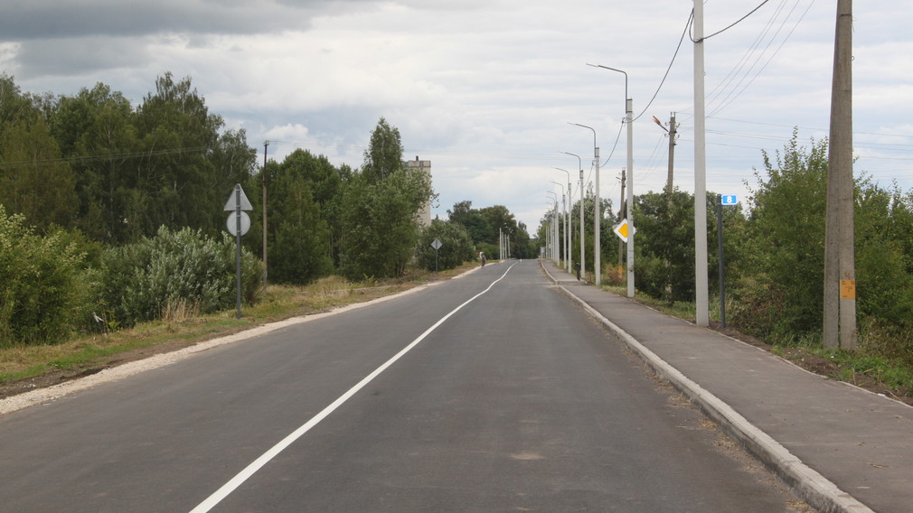 По нацпроекту капитально отремонтировано более 2-х км полотна автодороги в Брянском районе