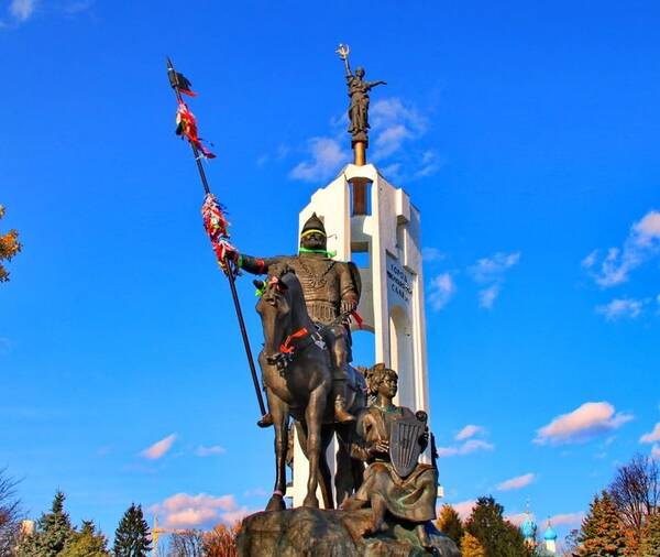 Брянцем предлагают совершить пешеходные экскурсии по родному городу