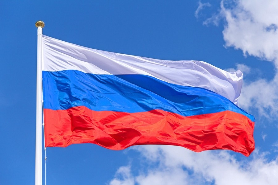 В День Флага в Брянске на площади Воинской славы развернут огромный триколор