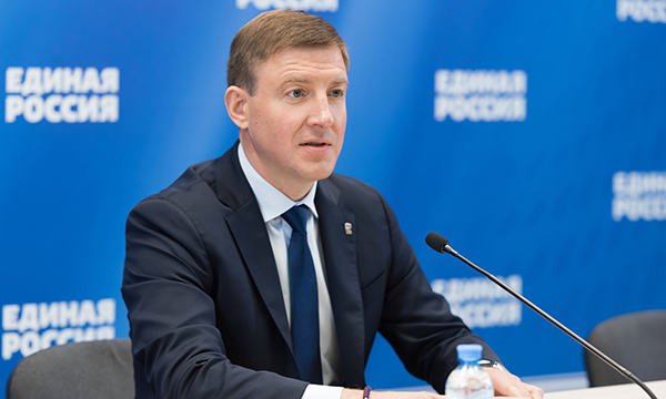 Андрей Турчак: Выделение дополнительных средств на школьные автобусы сделает перевозки более безопасными и комфортными