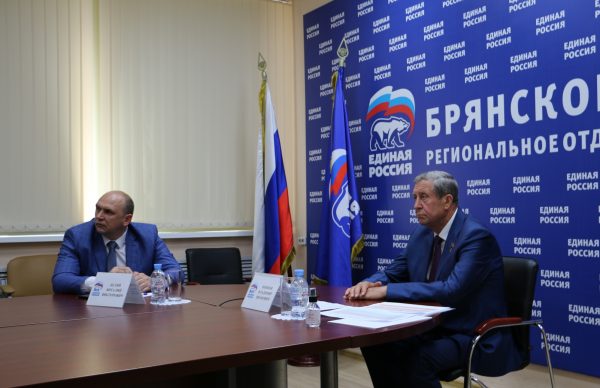 Владимир Попков: Представители социально значимых профессий особенно нуждаются в поддержке