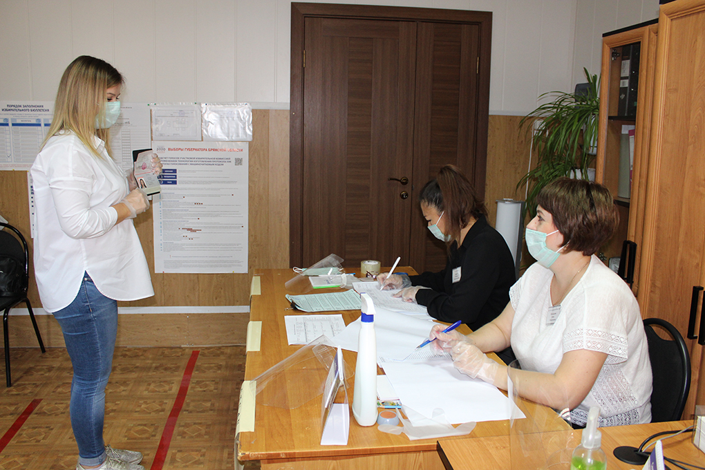 В Карачевском районе открылись избирательные участки