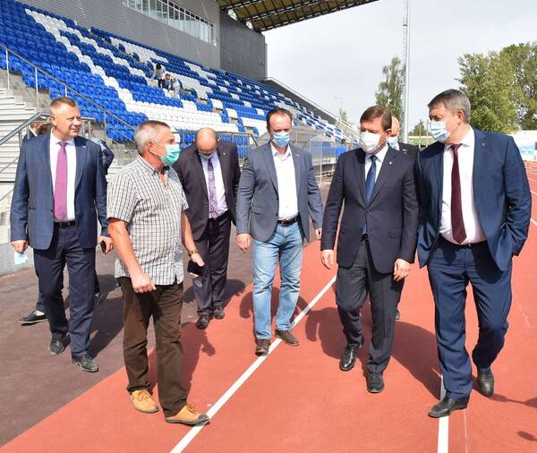 В Брянске Андрей Турчак посетил обновленный стадион «Десна»