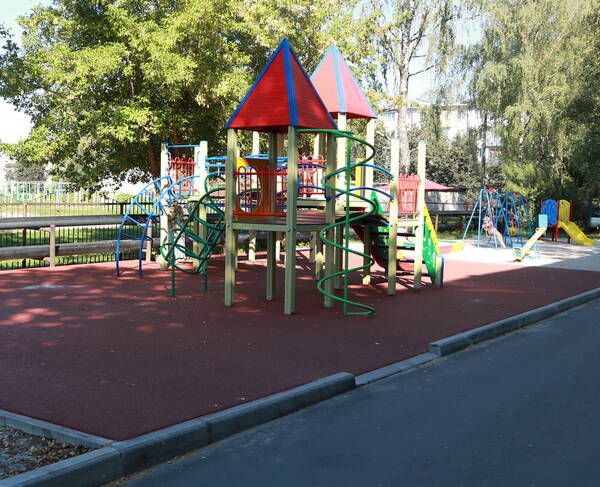 В Бежице готовится к приёмке двор дома № 8 на улице Орловской