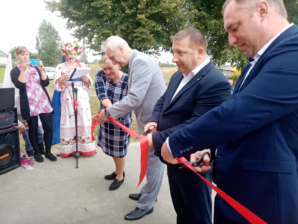 В Выгоничском селе Красное открыли обновленный СДК