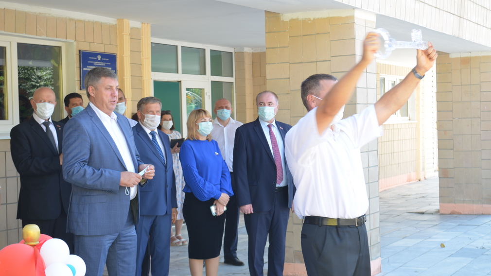 На базе Климовской ДЮСШ открыли новый бассейн