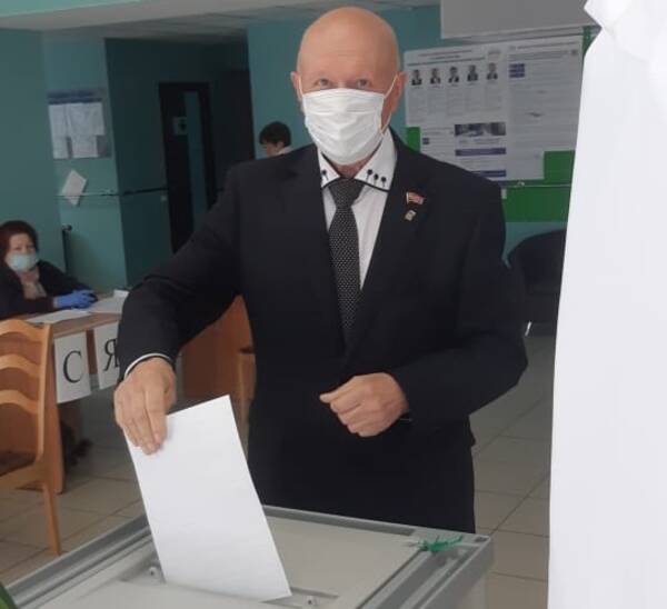 Брянские депутаты досрочно проголосовали на выборах губернатора