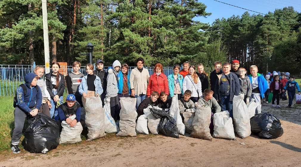 Учащиеся унечской школы №1 поучаствовали в акции «Зелёная Россия»