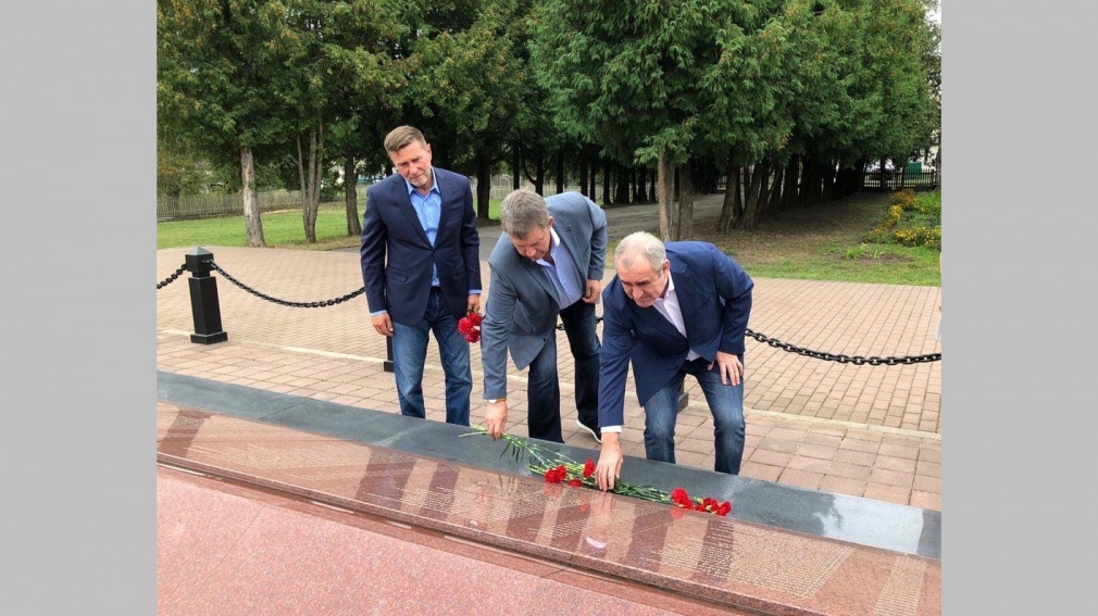 Отличное  состояние памятников в Брянской области отметил С.И. Неверов