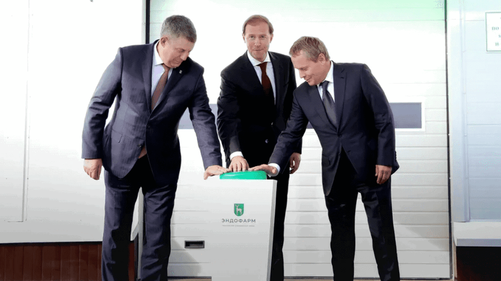 Почепское предприятие Минпромторг назвал самым крупным по производству масок в России