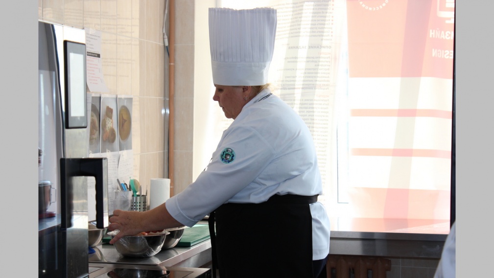 Брянский повар завоевала золотую медаль в 3-м национальном чемпионате «Навыки мудрых»