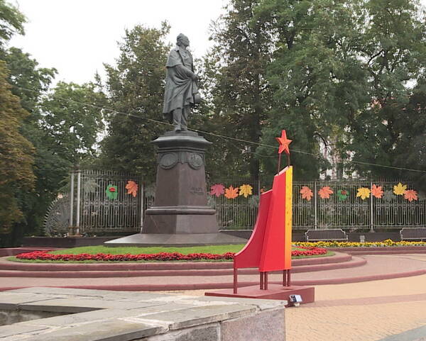 Ко Дню празднования города Брянск оформляют иллюминацией и баннерами