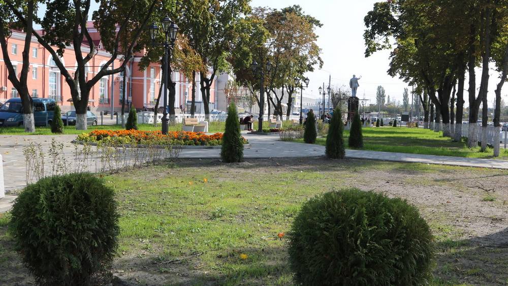 Благоустройство привокзальной площади  в Брянске почти завершили