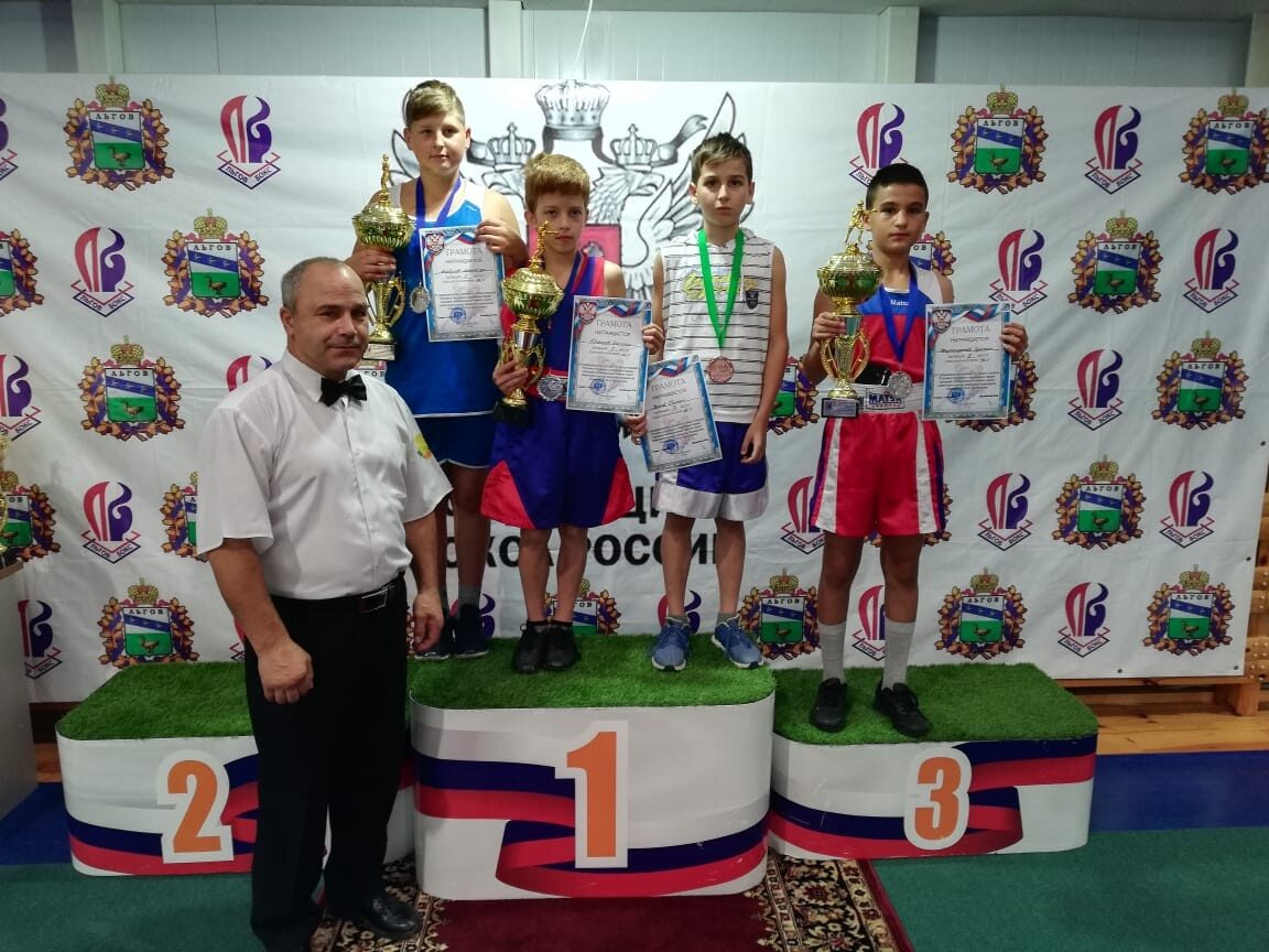 Карачевцы приняли участие в турнире по боксу