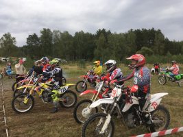 В Брянской области в поселке Навля проходят  соревнования по мотокроссу