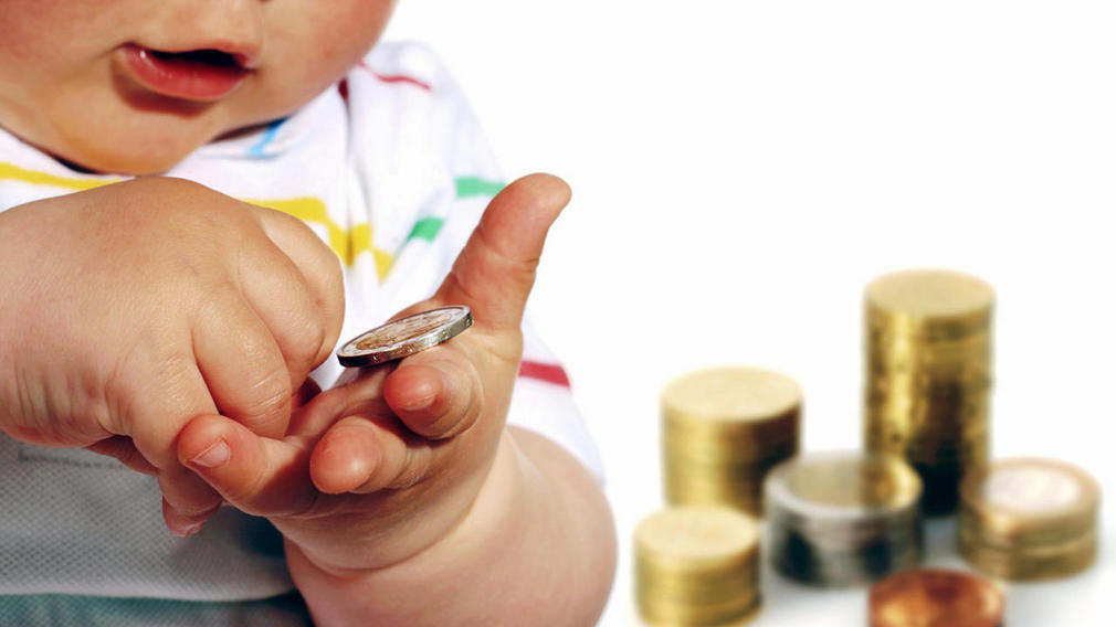 Брянцам продолжат автоматически выплачивать ежемесячные денежные пособия