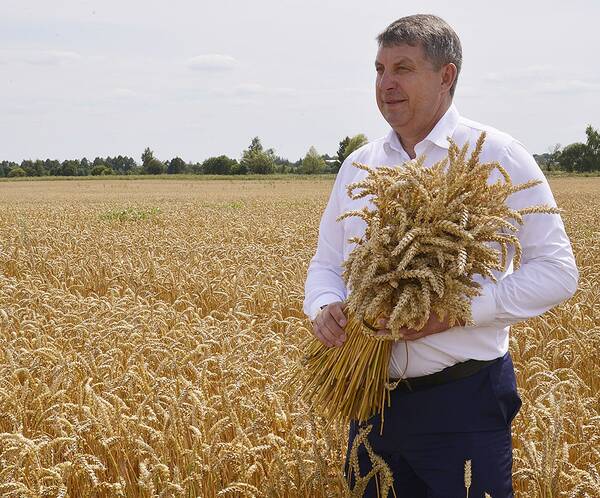 Александр Богомаз, глава региона, поздравил с праздником работников брянского АПК