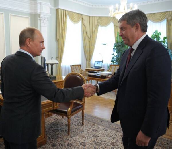 Губернатор Брянской области А.В. Богомаз поздравил  Президента России В.В.Путина с днем рождения