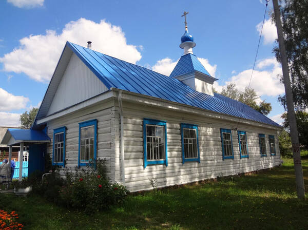 В навлинском селе Вздружное благоустраивают храм в честь Покрова Пресвятой Богородицы