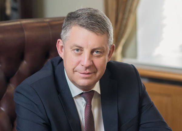 Александр Богомаз поздравил брянских работников автотранспорта