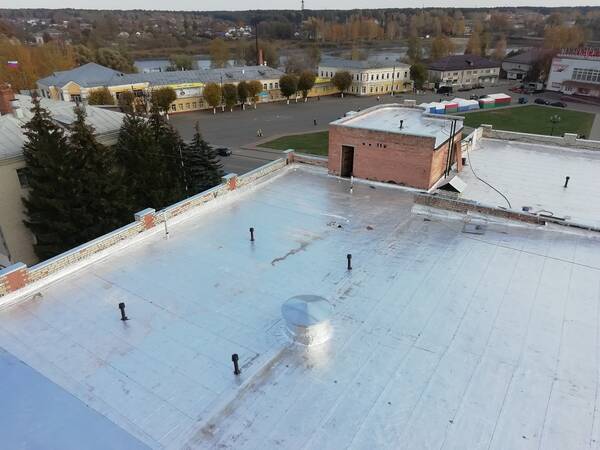 В Климовском РДК отремонтировали крышу
