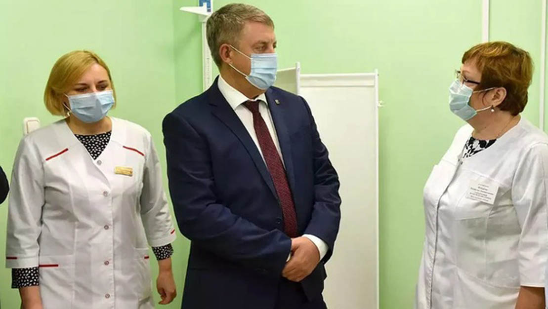 Александр Богомаз после прививки от коронавируса будет вести медицинский дневник