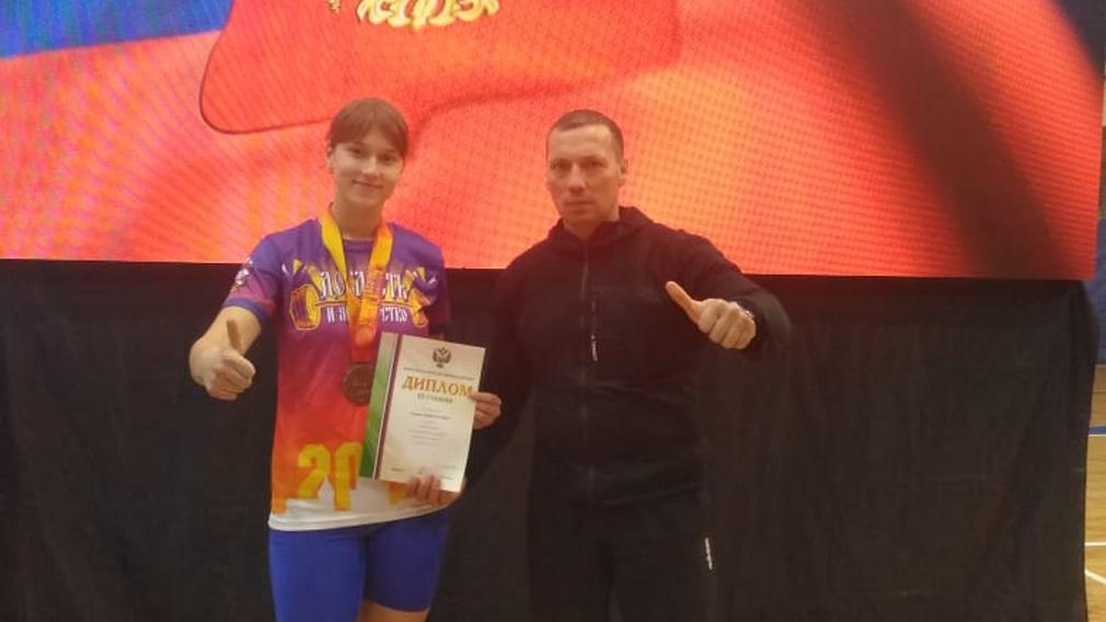 Климовчанка Карина Николаенко завоевала бронзу Кубка России по жиму классическому