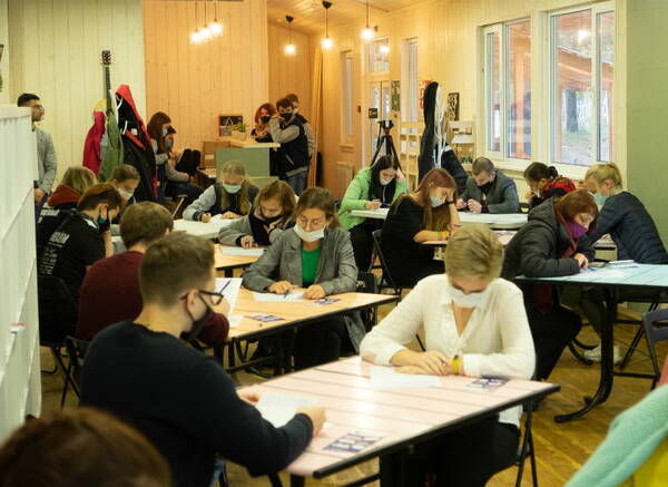 Свыше 350 человек приняли участие офлайн  в «Тотальном диктанте»