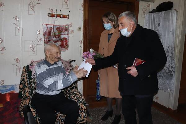 Житель Трубчевска Брянской области получил поздравление от президента Путина с 95- летним юбилеем