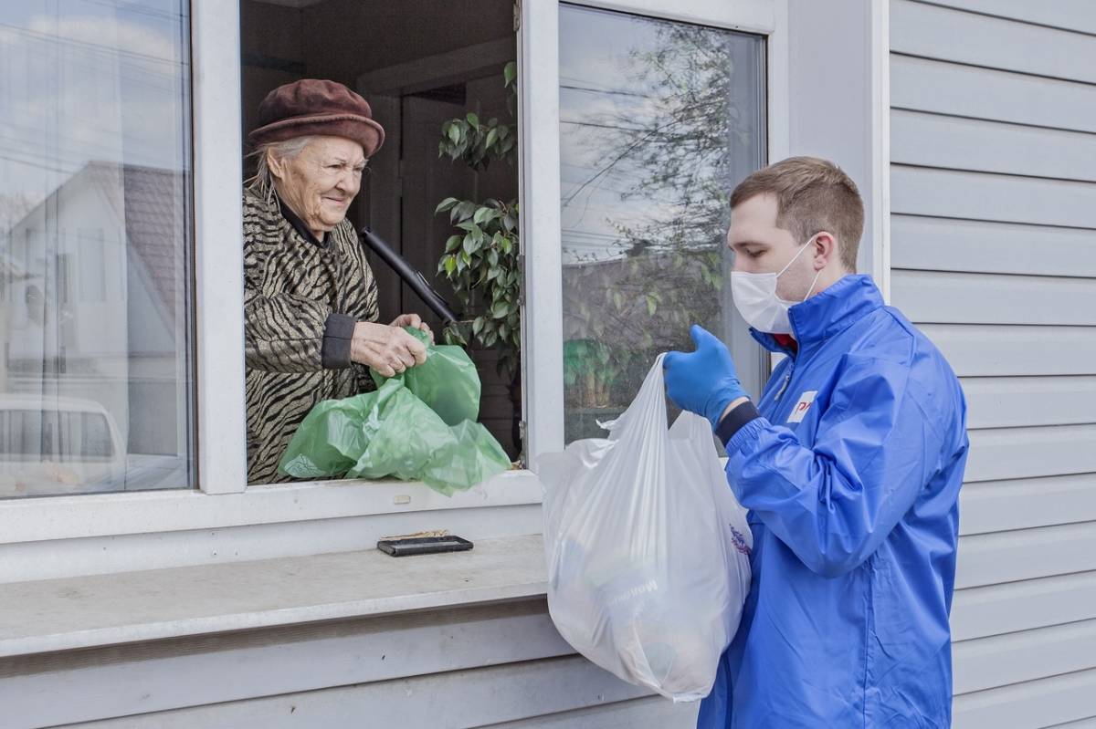 Доставка продуктов питания и медикаментов гражданам старше 65 лет