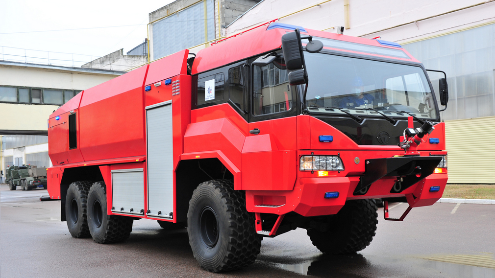 Брянский автозавод разработал уникальную пожарную аэродромную машину