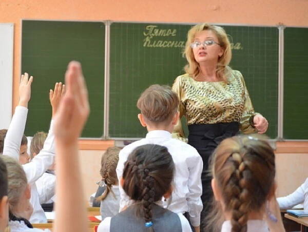 Брянские педагоги получат дополнительную выплату в размере 5 тысяч рублей