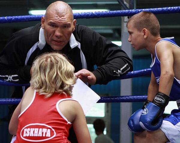 Николай Валуев о ходе строительства спортобъектов в Брянской области рассказал