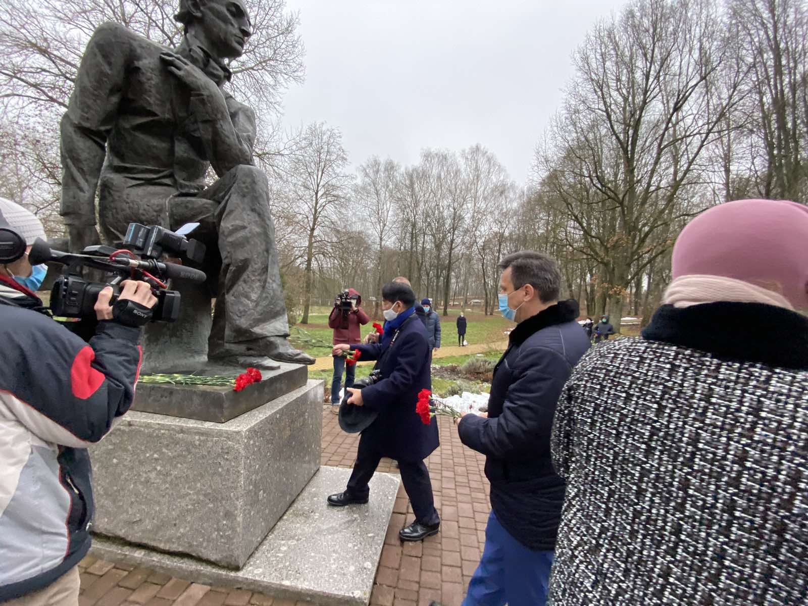 Посол Японии посетил музей-усадьбу Тютчева в брянском Овстуге
