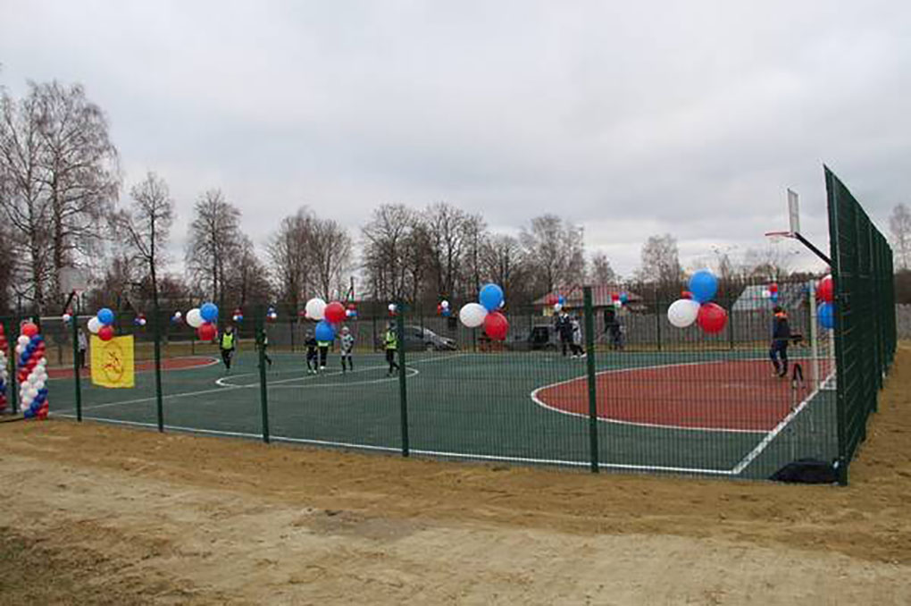 В брасовском селе Глоднево открыли новую спортплощадку