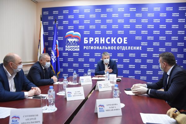 «Единая Россия» предложила комплекс мер для поддержки врачей