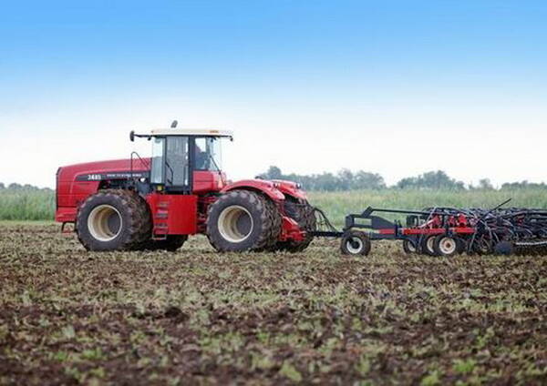 В Брянской области выросло производство тракторов и комбайнов