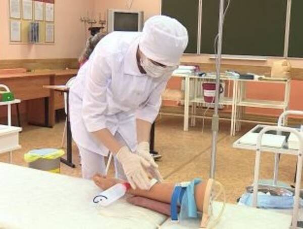 В Брянске подвели итоги конкурса «Моя будущая профессия – медицинская сестра»