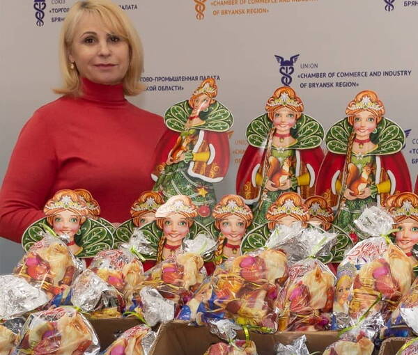 Более 300 новогодних подарков получили дети-сироты от депутата Брянской облдумы