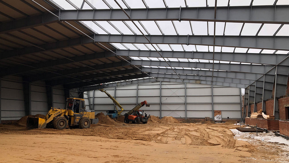 В брянском Новозыбкове возводят современный дворец спорта