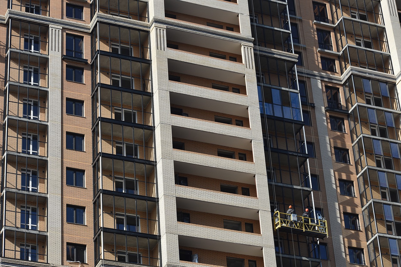 Брянский губернатор заявил о выполнении показателя по аварийному жилью в регионе